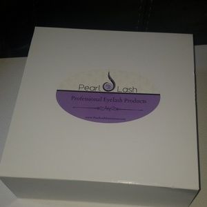 Professional  pearls eye lashes .